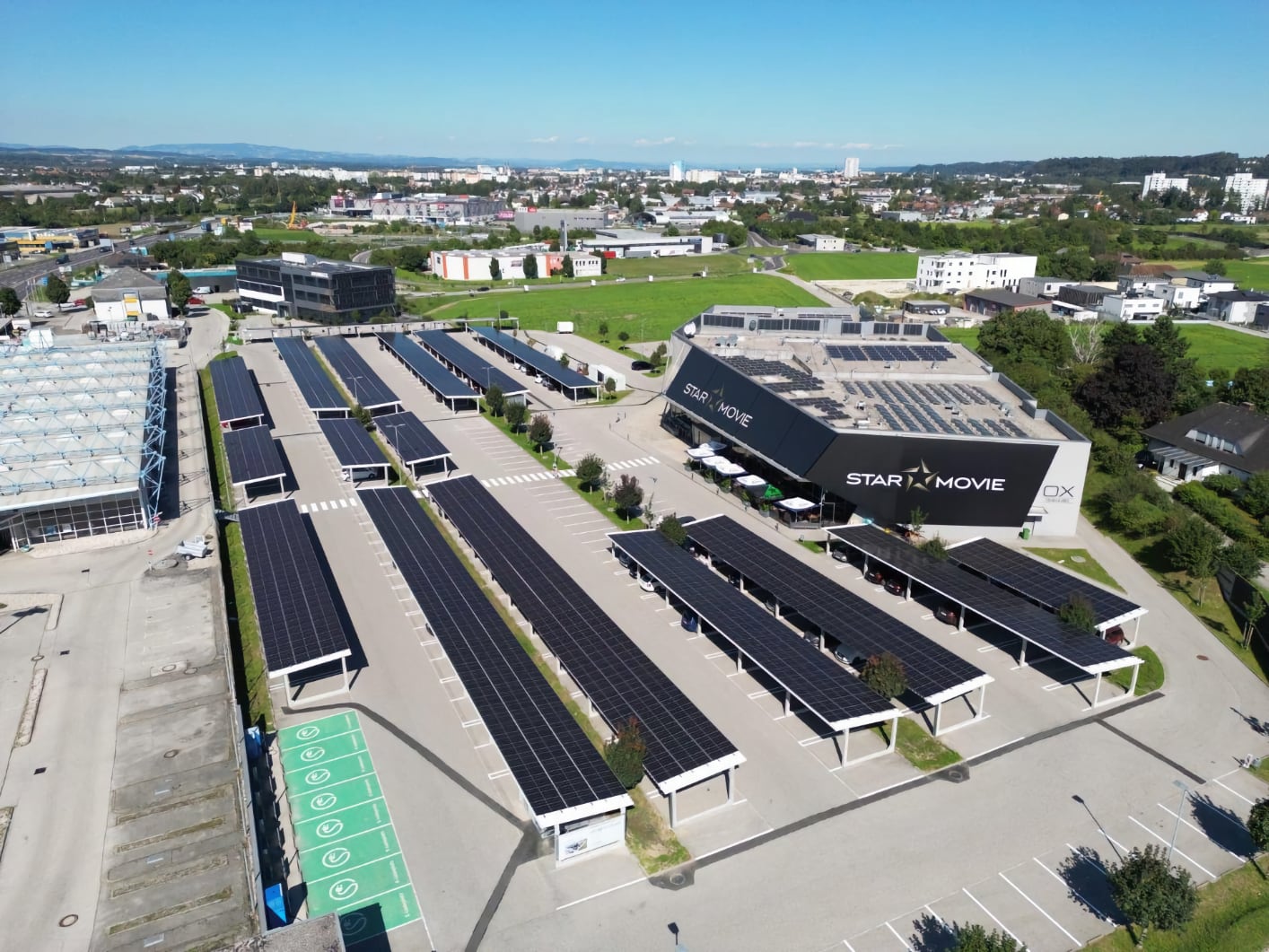 Sunport PV-CARPORT-ANLAGE STARMOVIE WELS | WKA Ökostrom Photovoltaik GmbH